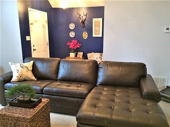3rd image of 398 Rosewood Dr