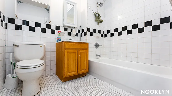 Rented by Nooklyn NYC LLC | media 2