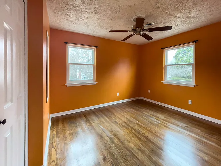 625 Bailey Rd — Photo 15