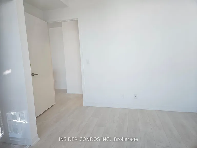 7950 Bathurst St #1412 — Photo 20