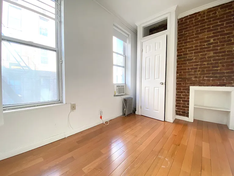 221 E 28th St #3D — Photo 3