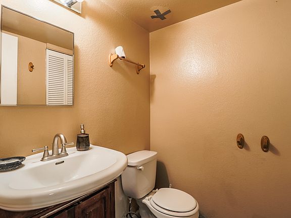5th image of 425 W University Dr