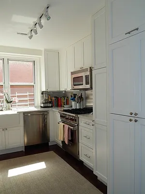 Sold by Sotheby's International Realty | media 10