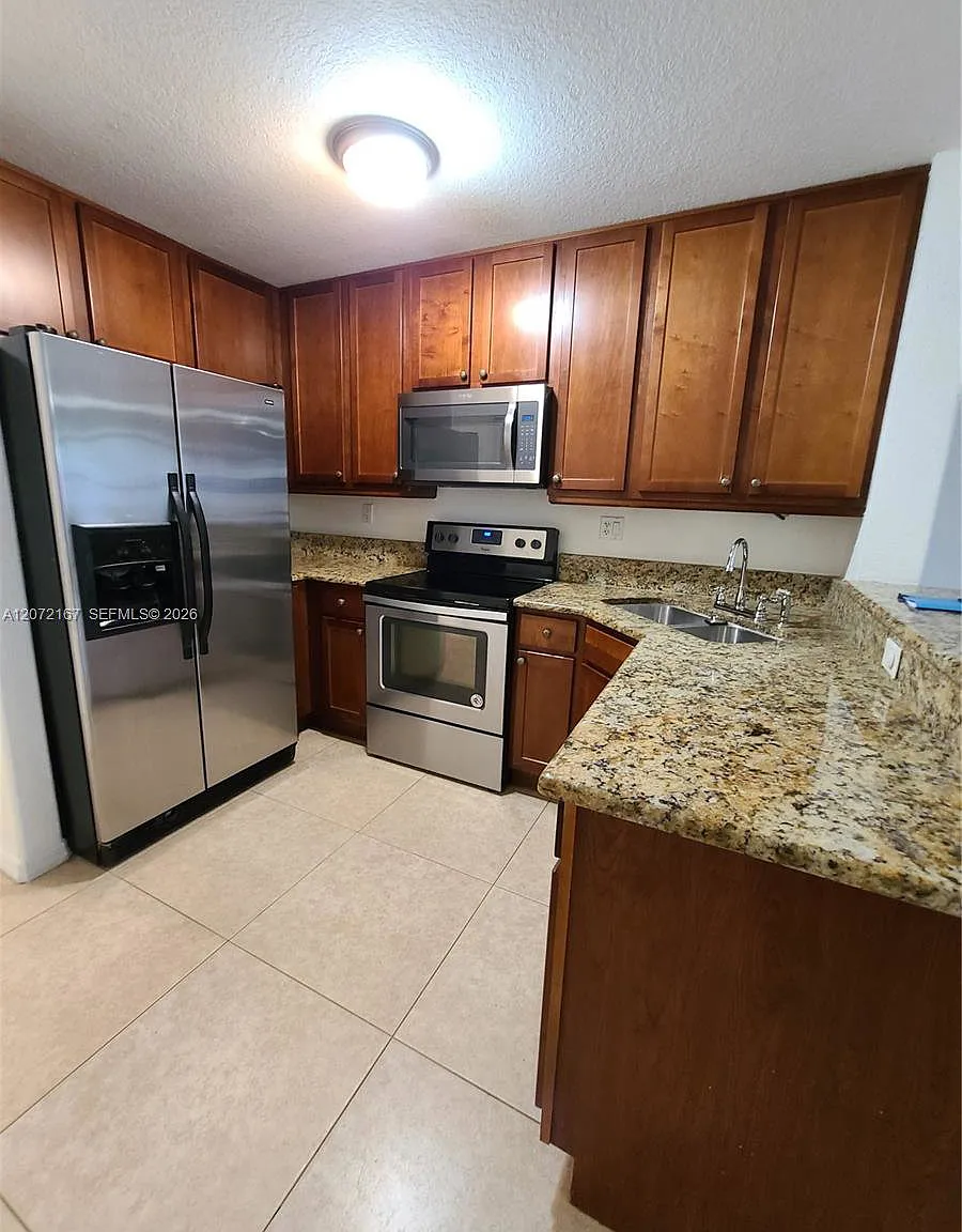 3 bed, 2.5 bath, $2,790 — Photo 2