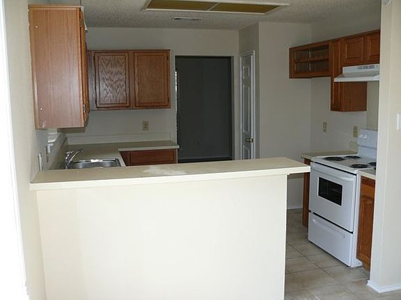 5th image of 151 Waterford Oaks Dr