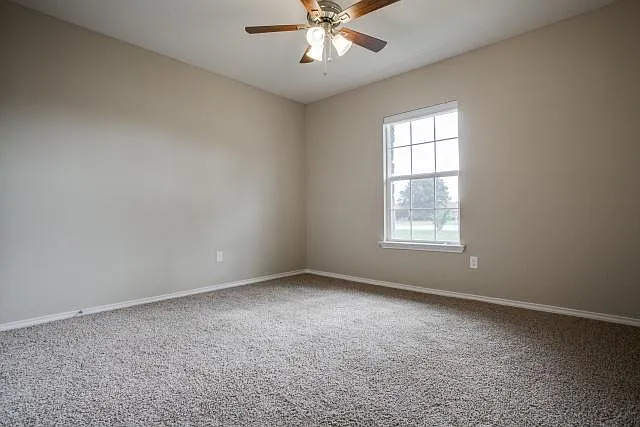 4 bed, 2088 sqft, $3,000 — Photo 2