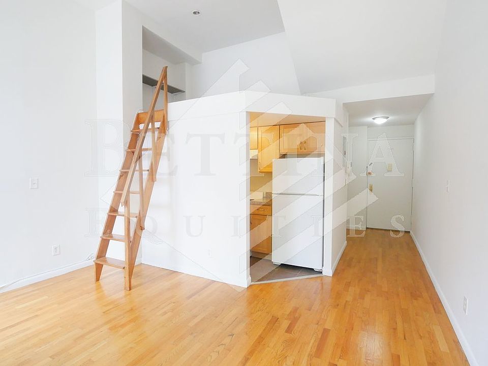 1st image of 105 Lexington Ave APT 2C
