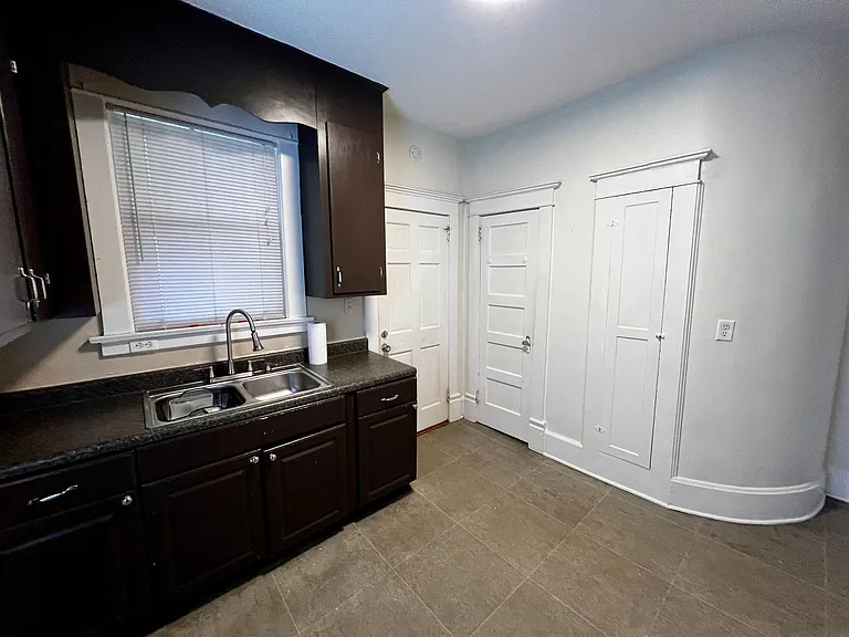 901 Center St — Photo 13