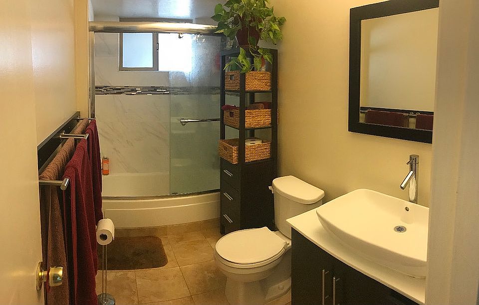 1st image of 606 S Humboldt St APT 3