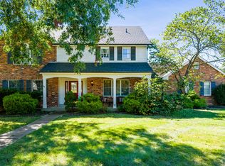 1940 Mistflower Glen Ct, Chesterfield, MO 63005