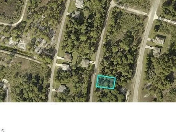 627 Flamingo Ave, Lehigh Acres, FL 33974