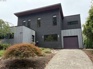 2540 SE Clay St, Portland, OR 97214