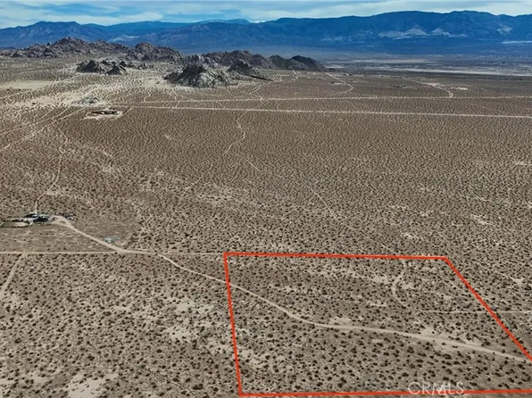 714 Esaw Rd, Lucerne Valley, CA 92356