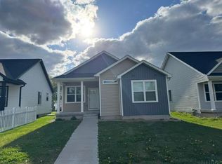109 Coral Dr, Waterloo, IA 50701