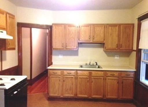 2nd image of 31 Turner St #2