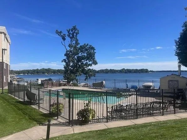 2400 Interlachen Rd APT 119, Spring Park, MN 55384