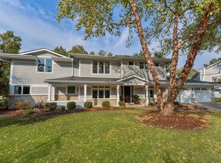 543 E Hillside Rd, Naperville, IL 60540