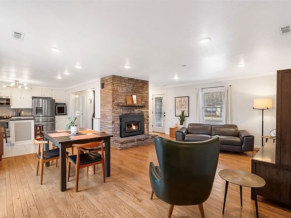 5th image of 377 Madison St #7340