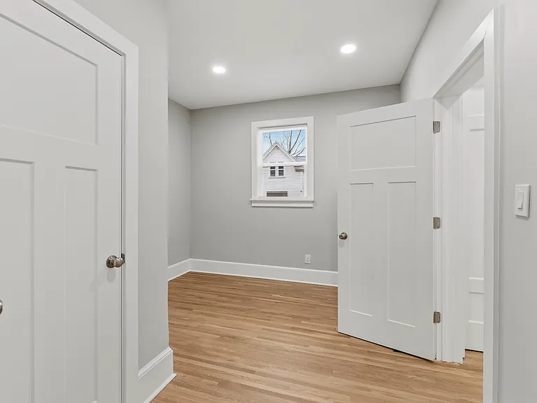 2978 Wardall Ave — Photo 3