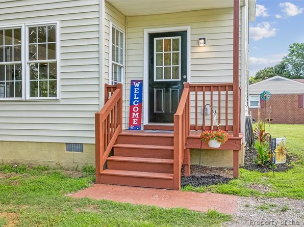 7924 Plum Point Rd, West Point, VA 23181