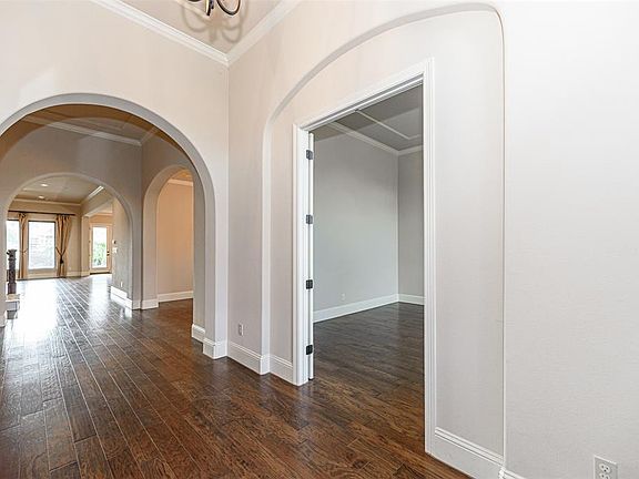 4th image of 10603 Fasig Tipton Ln