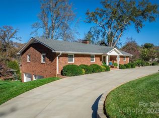 606 Collett St, Morganton, NC 28655