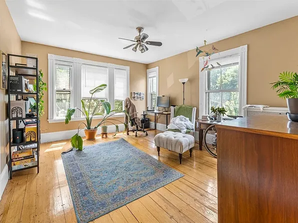 10 Granite St APT 2, Somerville, MA 02143