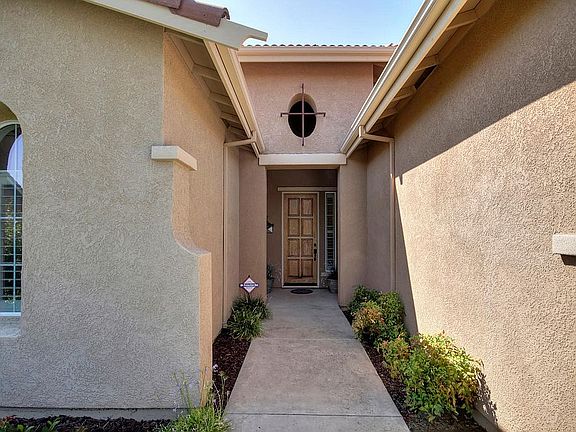 2nd image of 241 Vista Creek Cir