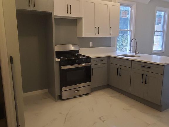 2nd image of 58 Stuyvesant Ave