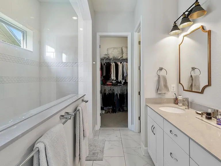 210 Lone Eagle Way — Photo 8