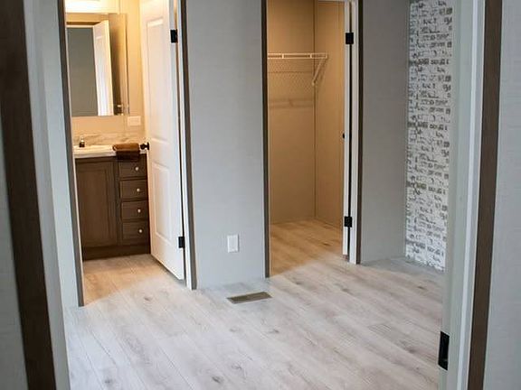 5th image of 1501 Old State Rd #32