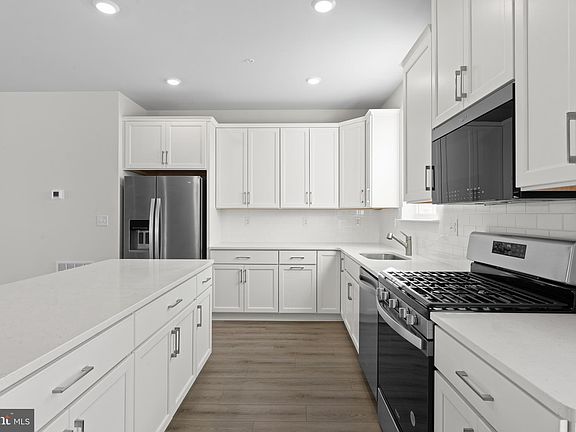 5th image of 56 Continental Way
