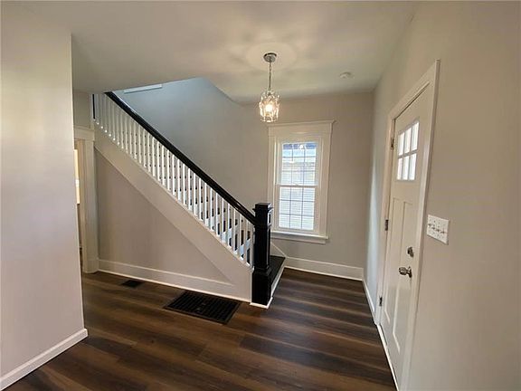 3rd image of 452 School St