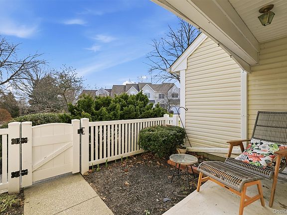 5th image of 60 Spruce Ridge Drive