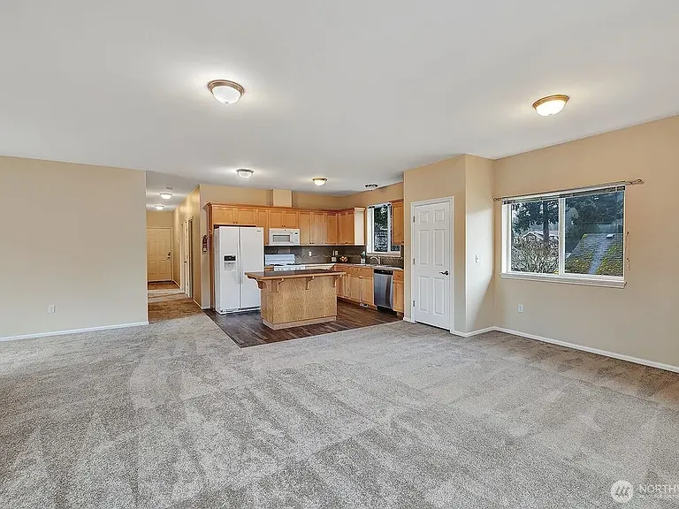 260 SE Andrews St #B — Photo 8