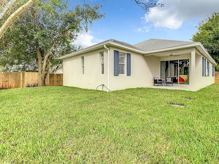 7302 Alvina St — Photo 14