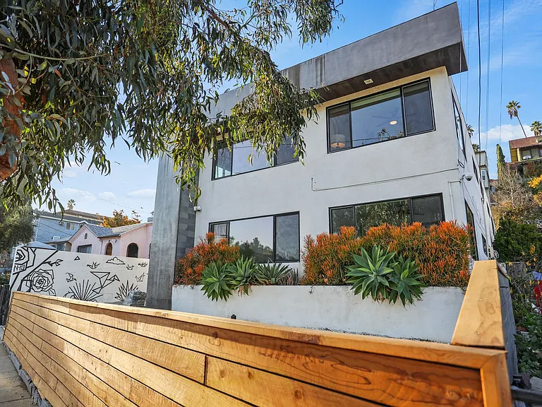 141 San Pascual Ave — Photo 21