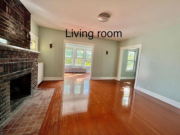 3rd image of 1061 Washington Ave #2