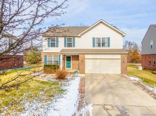 42936 N Cumberland Dr, Belleville, MI 48111