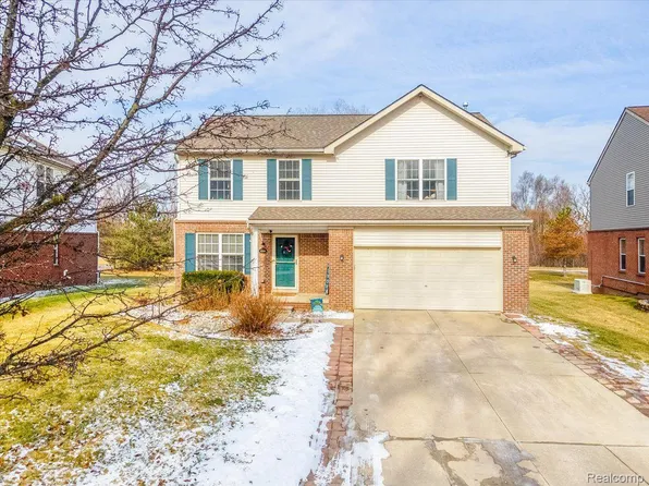 42936 N Cumberland Dr, Belleville, MI 48111