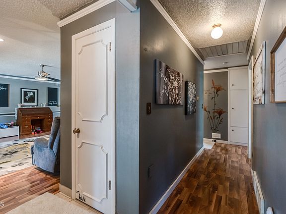4th image of 1029 W Avenue B