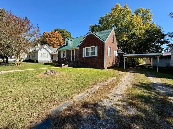 151 Grace St, Chase City, VA 23924