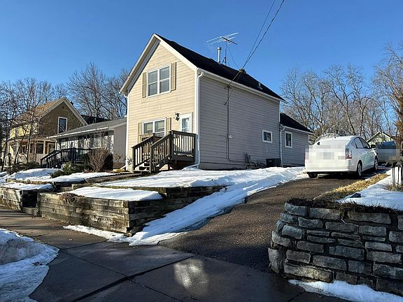 2nd image of 922 6th St S