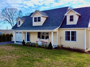 99 Neptune Dr, Old Saybrook, CT 06475