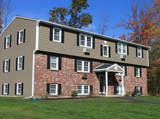 33 Stonehenge Rd APT 3, Londonderry, NH 03053