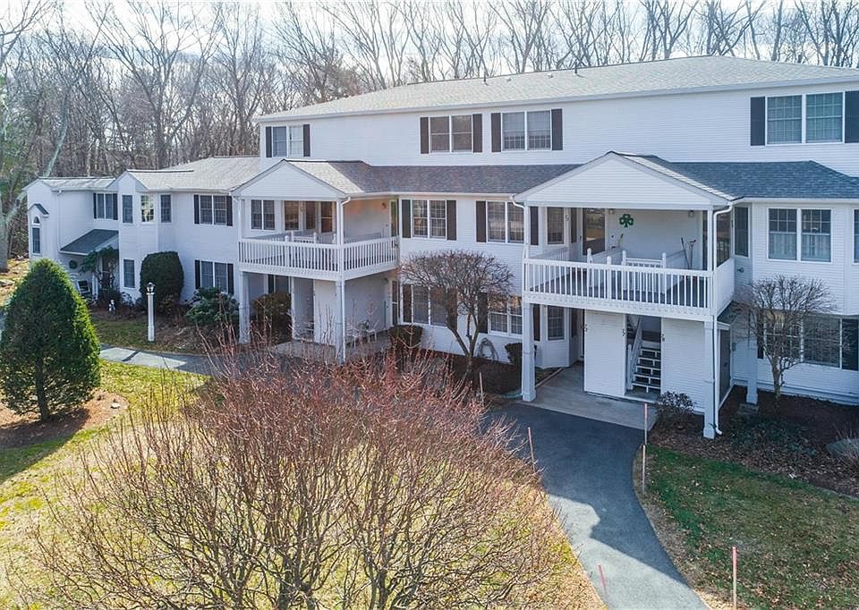 76 Trellis Dr West Warwick RI Zillow
