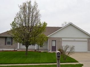911 Susan St, Kearney, MO 64060