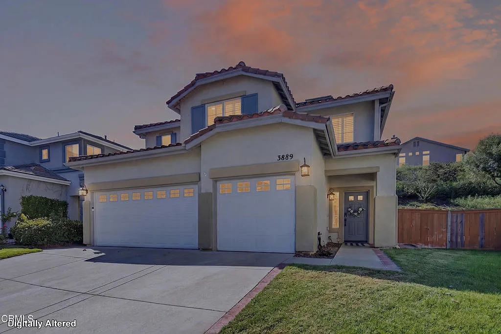 3 bed, 2.5 bath, 2126 sqft, $5,495 — Photo 1