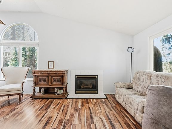 3rd image of 8500 NE 16th Ln