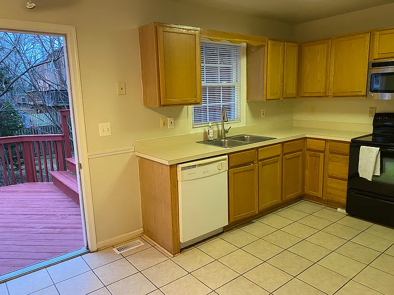 5636 Crestwood Ct — Photo 5